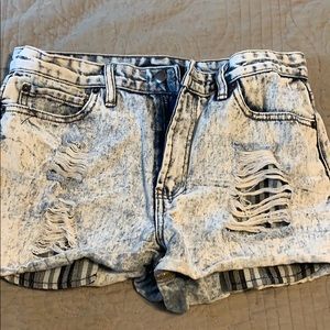 Forever 21 Acid Wash Jean Shorts size 29